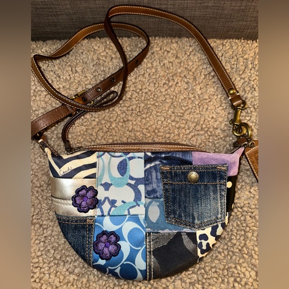 Vintage 💜 Coach Crossbody with Patchwork. - Picture 3 of 8